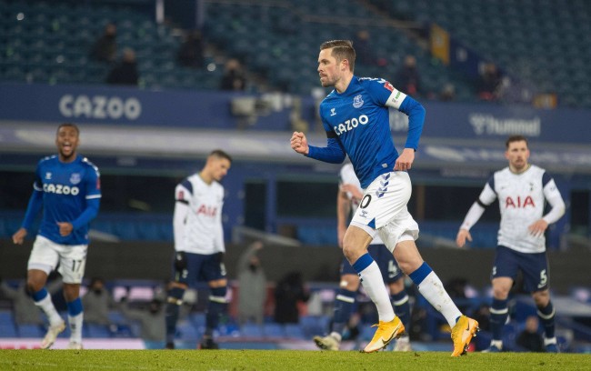 C罗用一记 C罗用一记